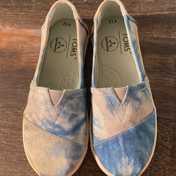 Kids Toms… Tie Dye - Picture 6 of 9